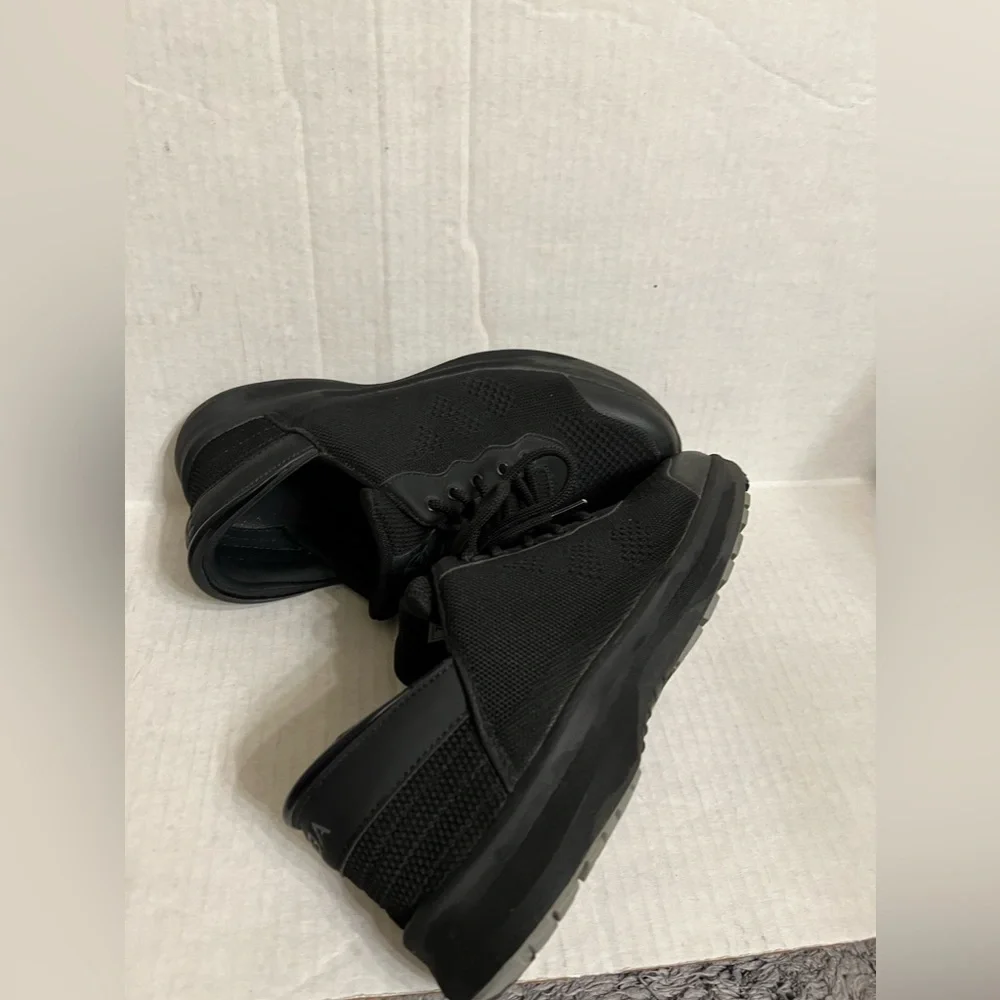 MEN'S ZEBA HANDS-FREE TENNIS SHOES